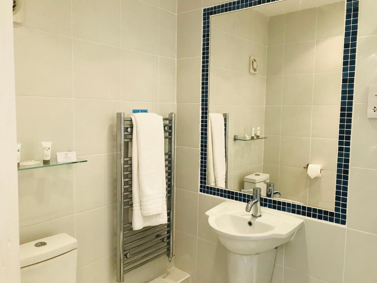 Clarence Court Hotel Cheltenham Ngoại thất bức ảnh