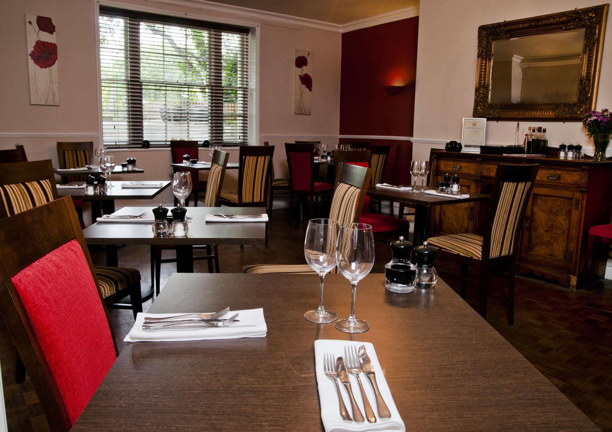 Clarence Court Hotel Cheltenham Ngoại thất bức ảnh